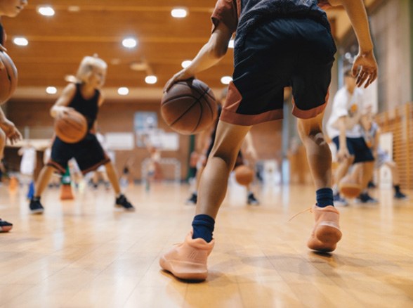 children playing basketball