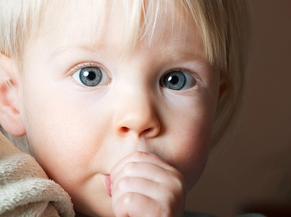 Child sucking thumb before treatment for non nutritive habits