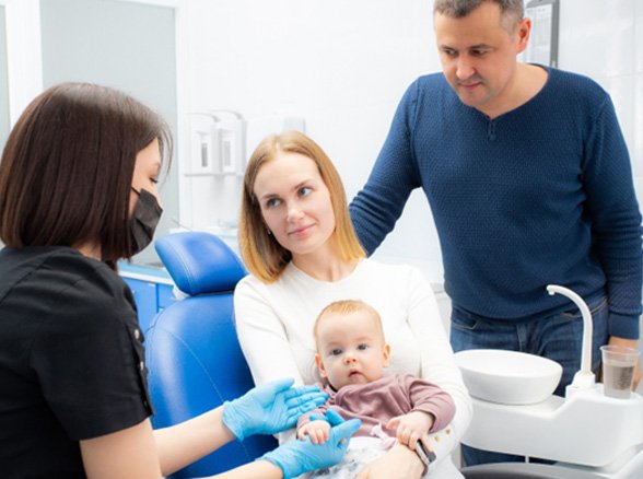 Family visiting dentist in Coppell 